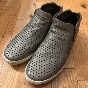 Ecco zip shoes size 12 (but fit like a size 11)
